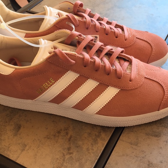 Adidas gazelle pink shoes - Picture 2 of 5